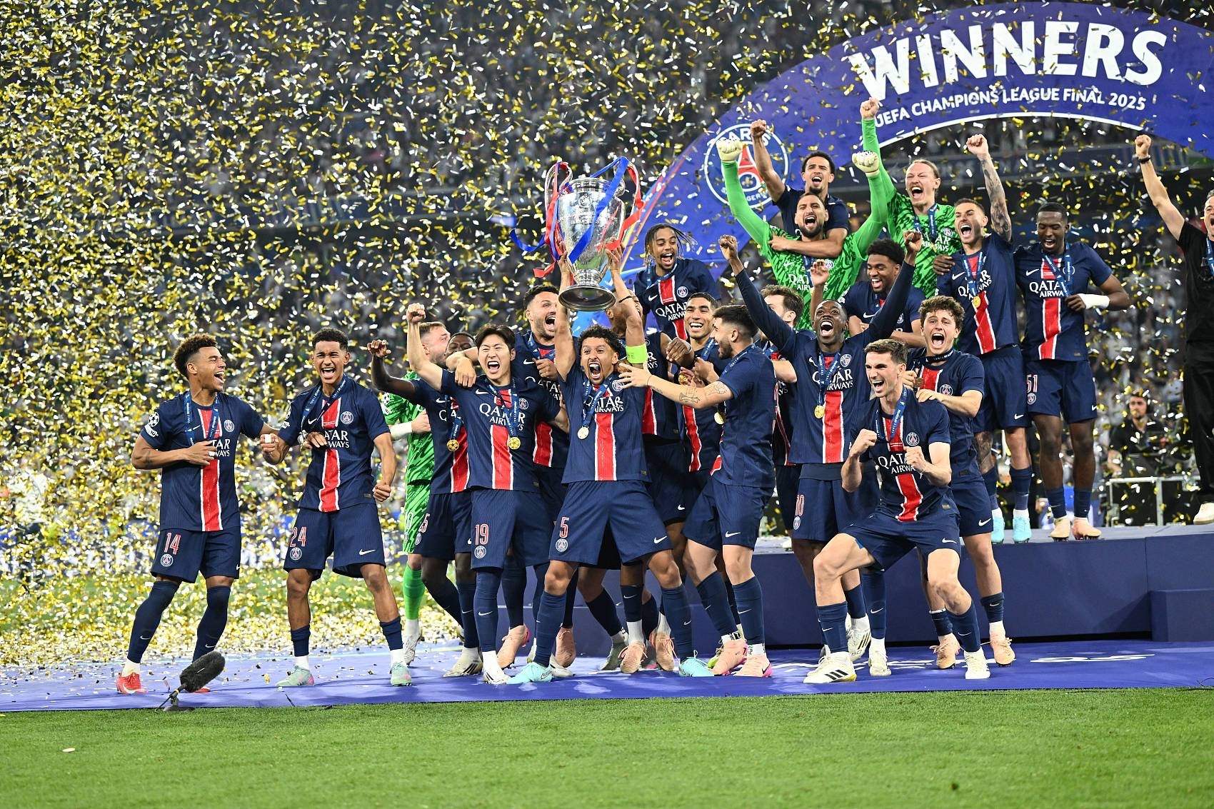 九游娱乐app下载-欧洲球场烽火再起，豪门争夺领跑权益冠军