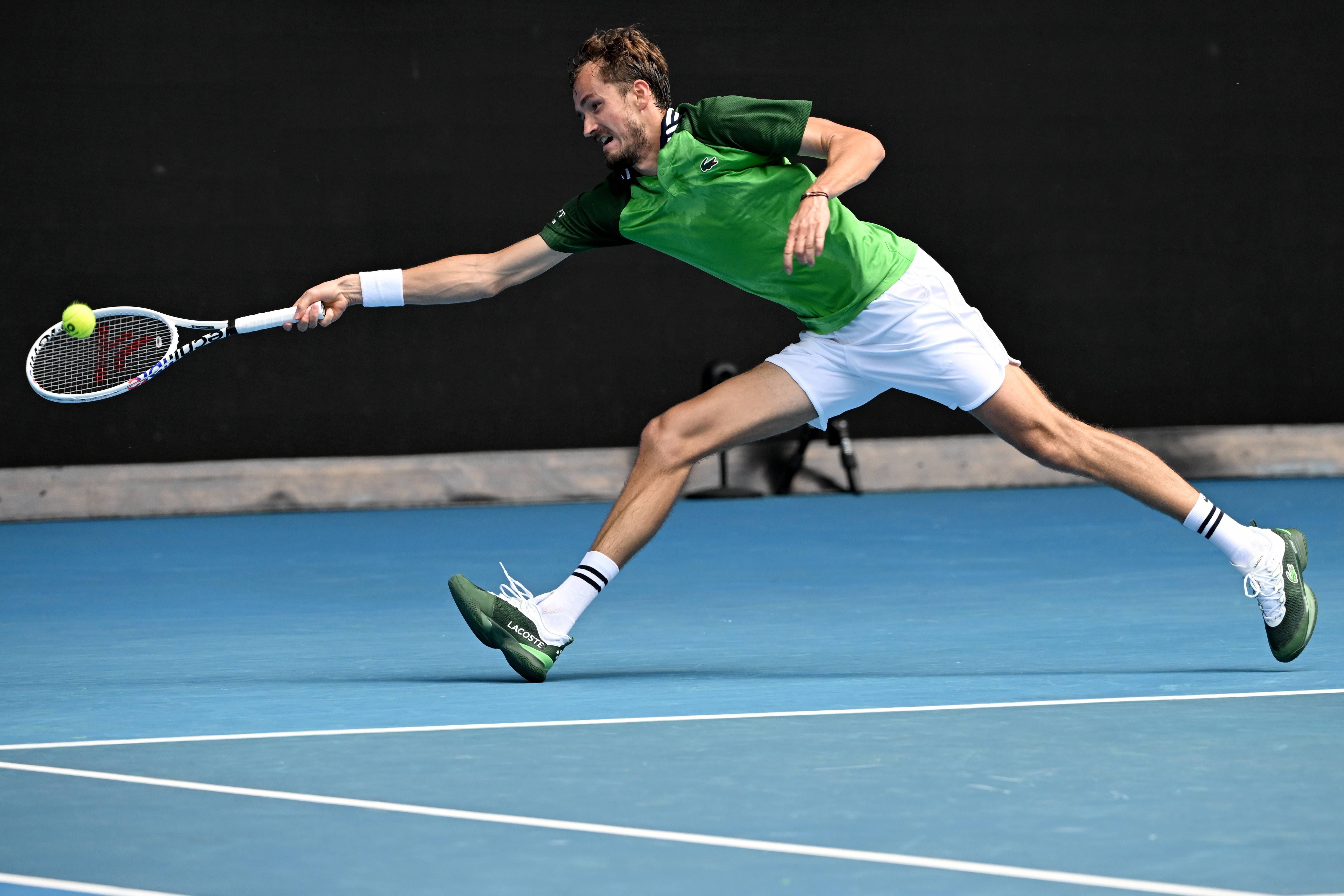 9you娱乐-包含英国网球队力克德国网球队，梅德韦杰夫制霸全场的词条