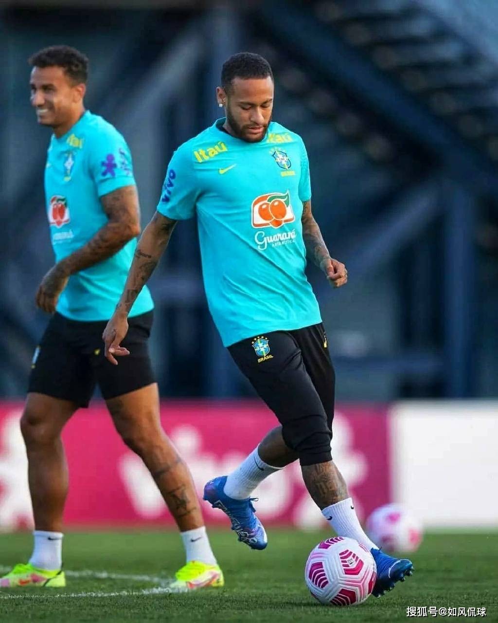 巴西举重队刷新世界纪录，成功晋级