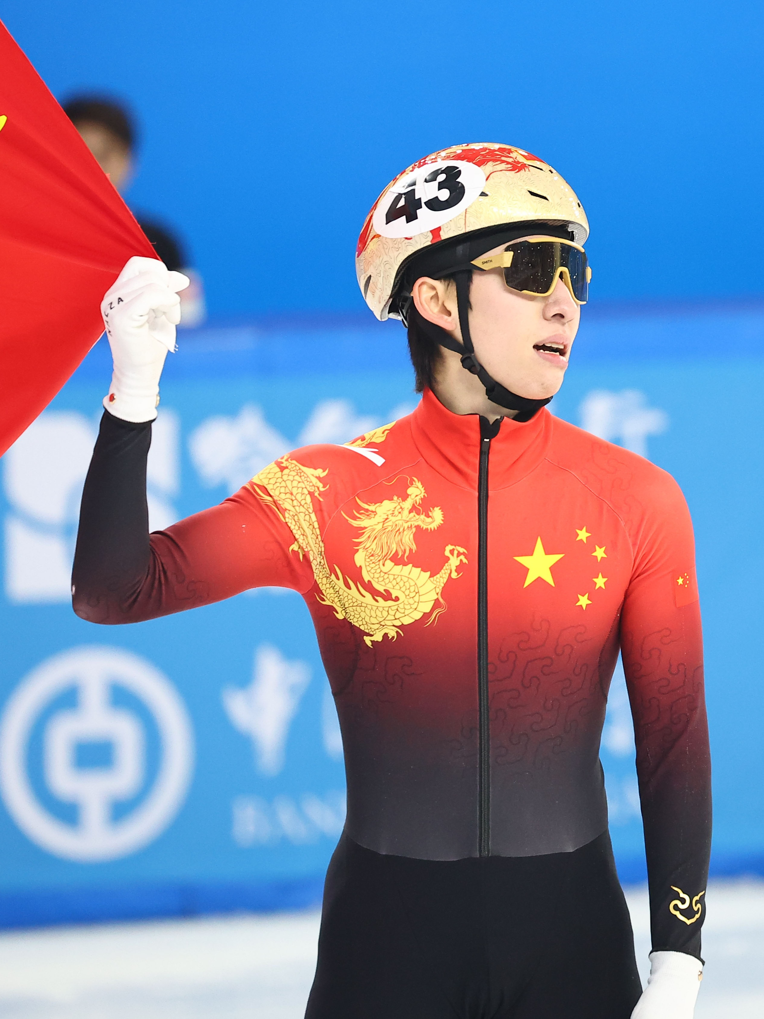 运动明星再闯高峰,摘得铜牌