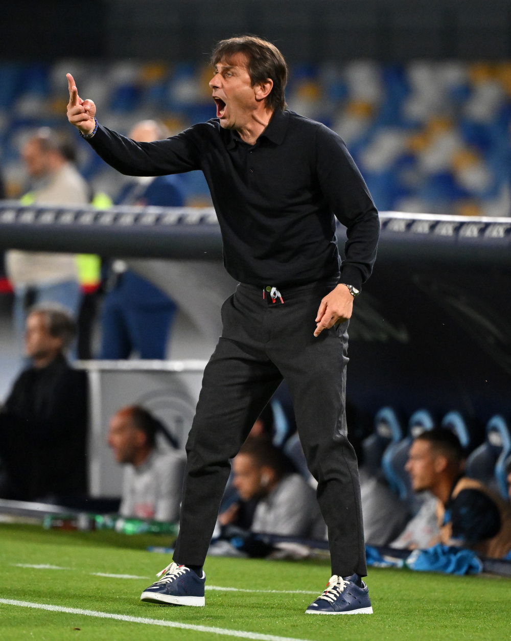 包含那不勒斯胜过热那亚，信心大增的词条