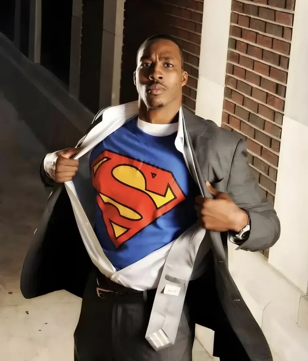 9you娱乐-关于霍华德：致力于球队，争取更好成绩的信息