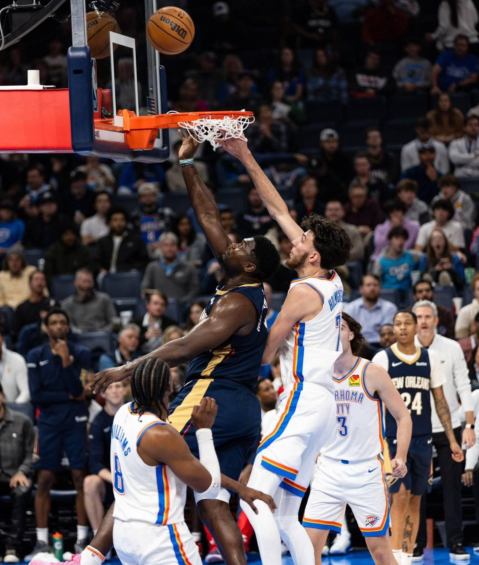 九游体育直播-雷霆逆转快船，锡安统治全场的简单介绍