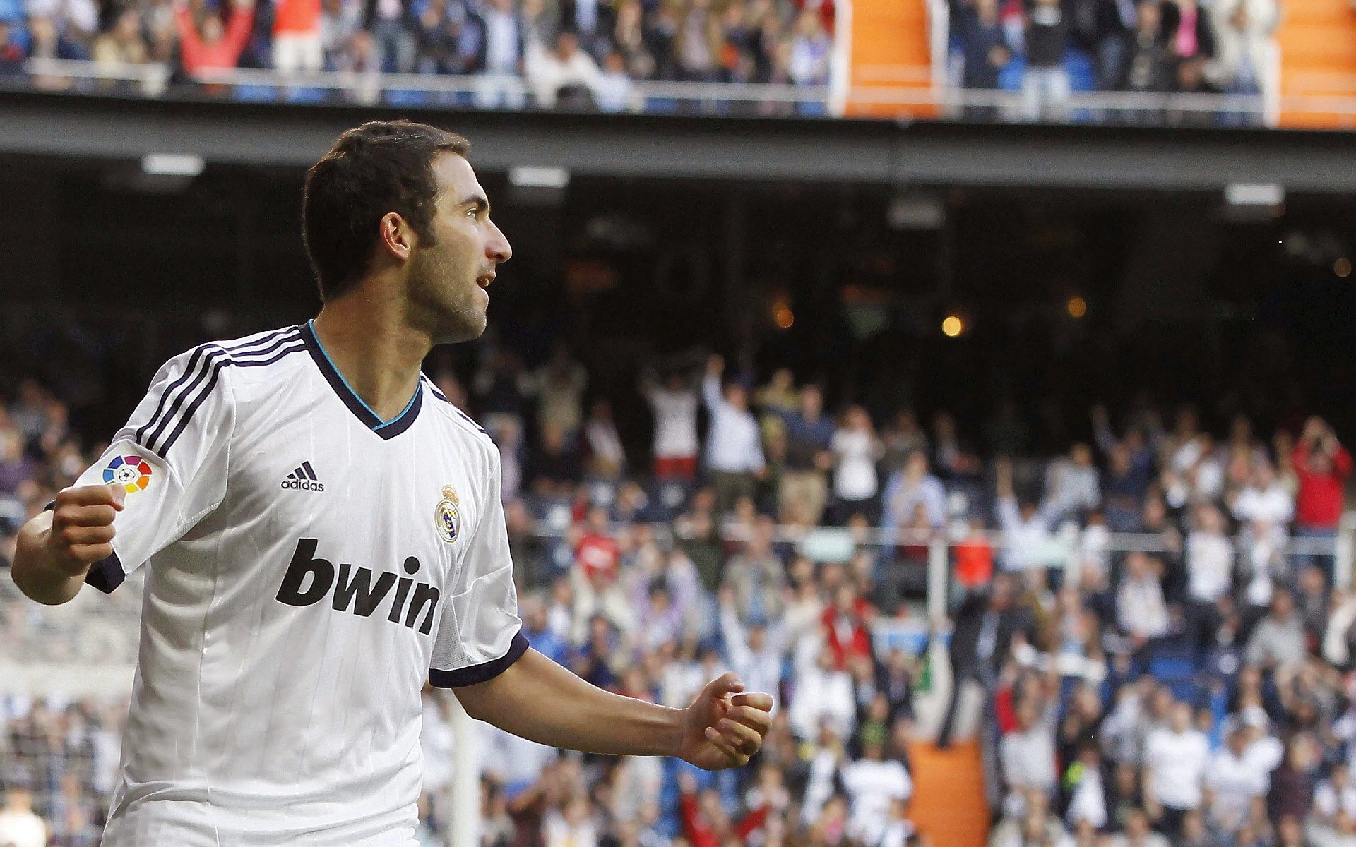 佩德里硬仗封神！阿尔及利亚巅峰对决，拜仁式铁血铸就新王